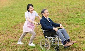 「外出時」「病院の付き添い」「家事」日々の生活にお困り事はありませんか？岐阜県瑞穂市の生活アシストててぷらすは「散髪に行きたい」「買い物に行きたい」「お墓参りに行きたい」「入退院時に付き添ってほしい」「掃除、洗濯を手伝ってほしい」といったおこまりごとに対応し、外出支援・病院内の付き添い・家事代行など、ご希望に沿った適切なサービスを提供しております。対応エリアは瑞穂市から半径30km圏内とし、岐阜県：西濃、岐阜、中濃の一部地域、愛知県：一宮市、岩倉市、江南市、犬山市、清須市、小牧市、北名古屋市、稲沢市、三重県：いなべ市にてサービスを提供いたします。